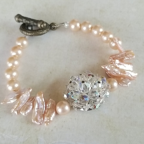 NWT Hand Crafted Repurposed Vintage Crystal Freshwater Pearl Bracelet - Picture 15 of 16